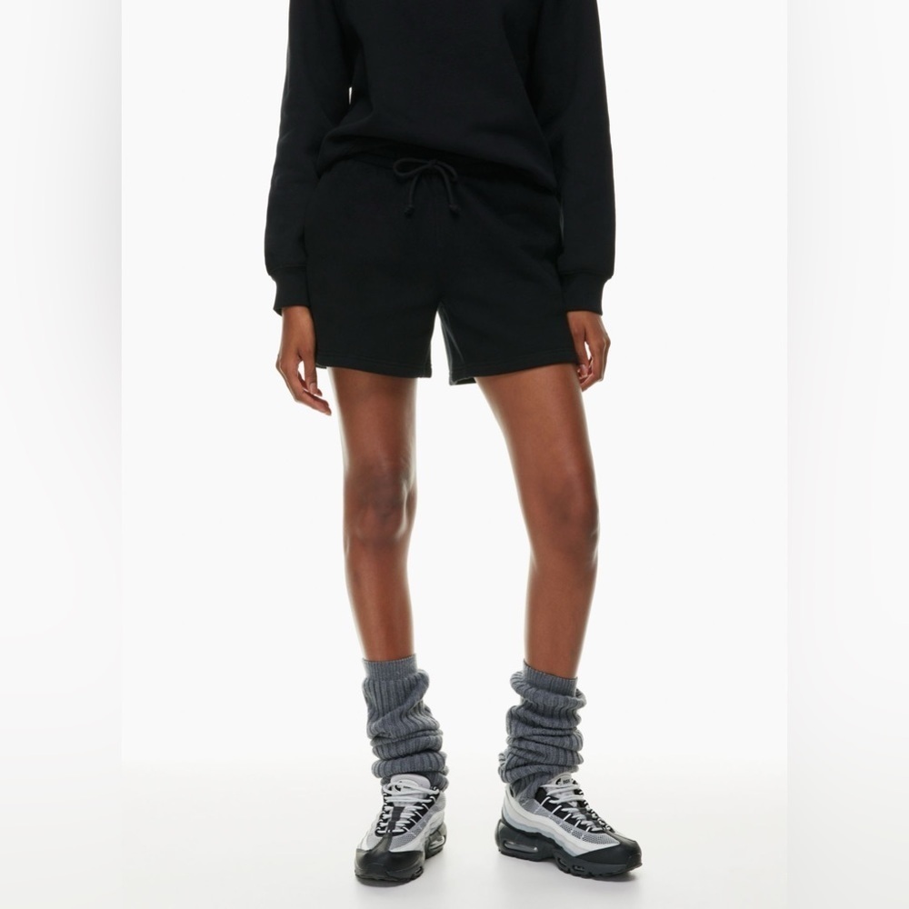 Aritzia Tna Womens Size XS Cozy Fleece Boyfriend Mid-Thigh Short Black Casual